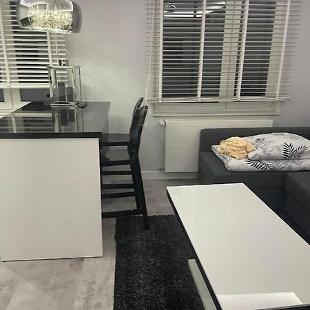 Апартаменты Apartament Poniatowa Экстерьер фото