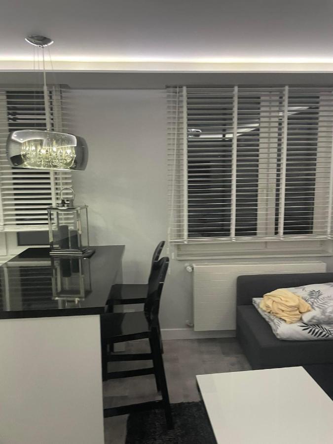 Апартаменты Apartament Poniatowa Экстерьер фото