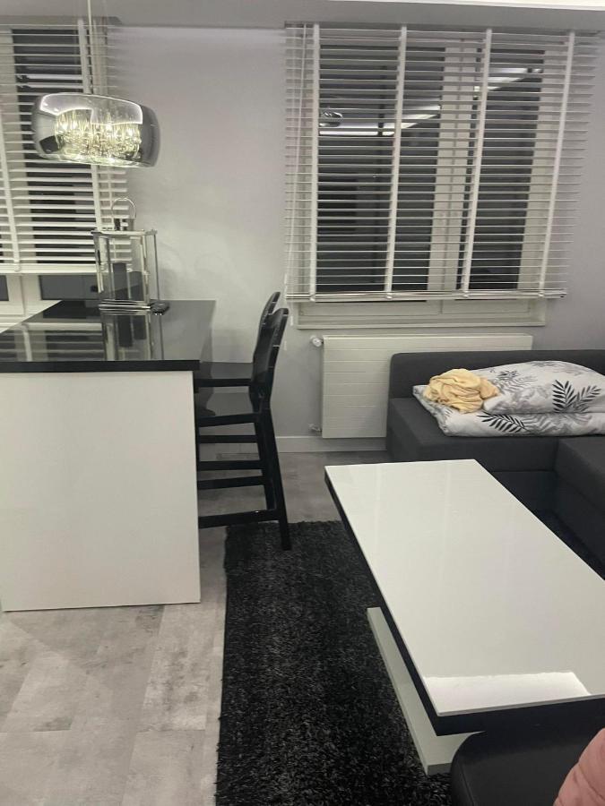 Апартаменты Apartament Poniatowa Экстерьер фото